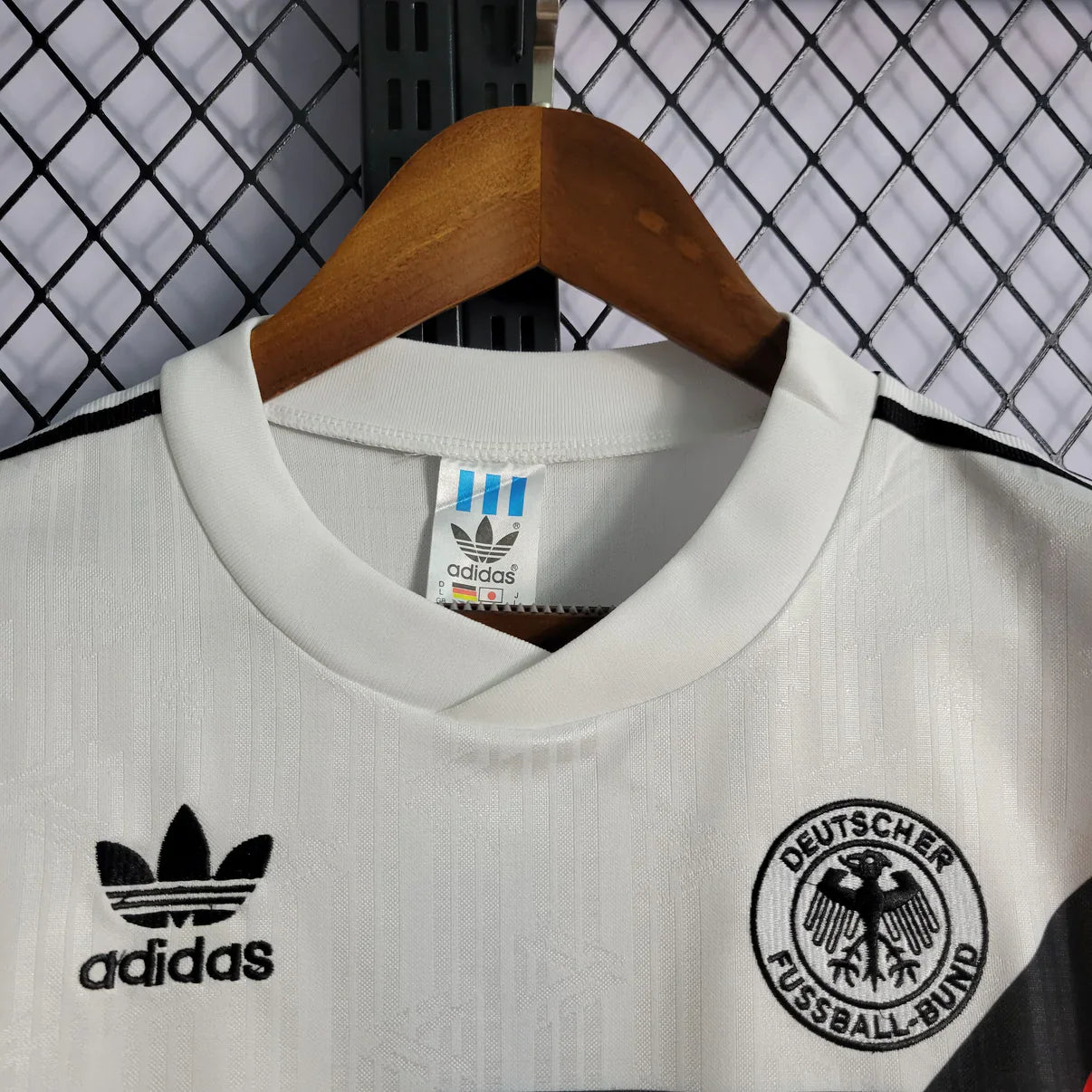 1990 MANNSCHAFT HEIM RETRO